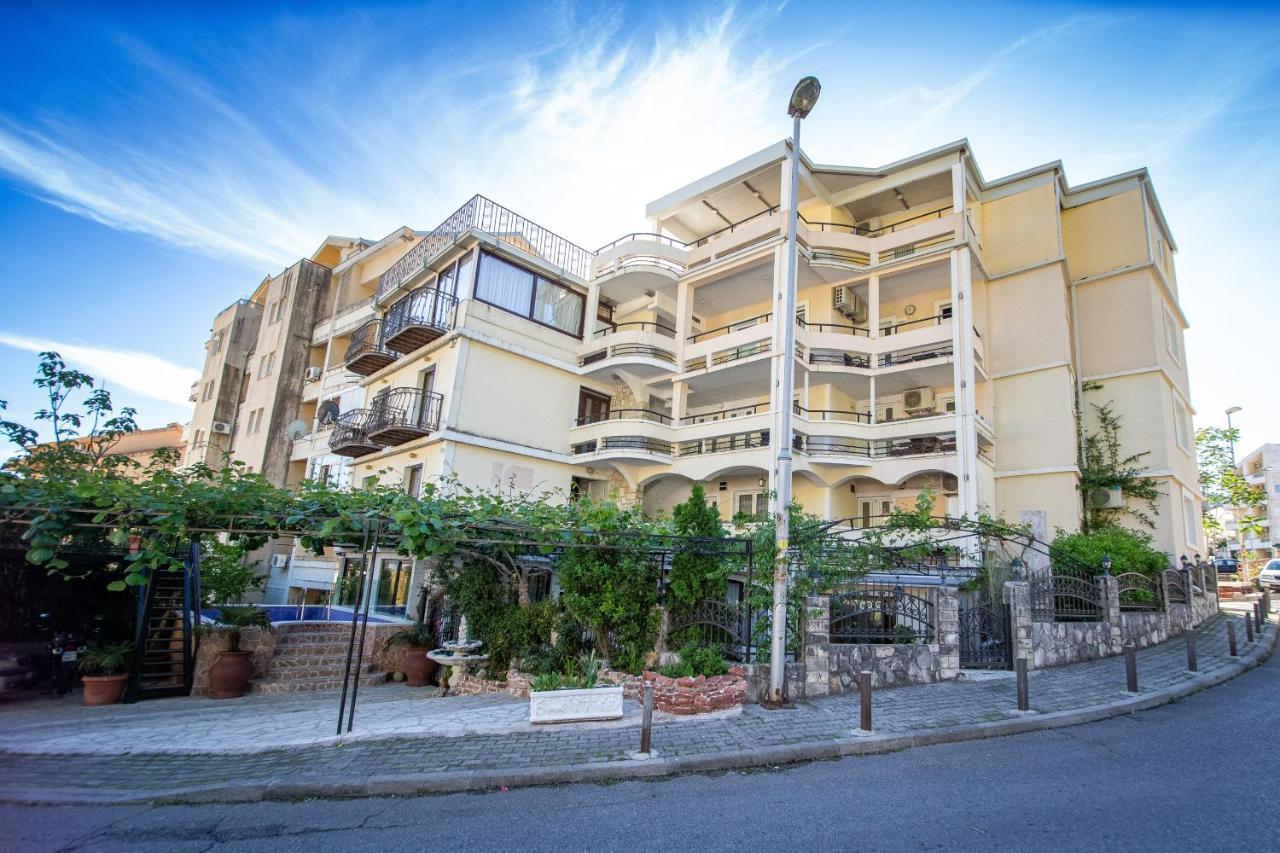 Saki Apartments Budua Esterno foto