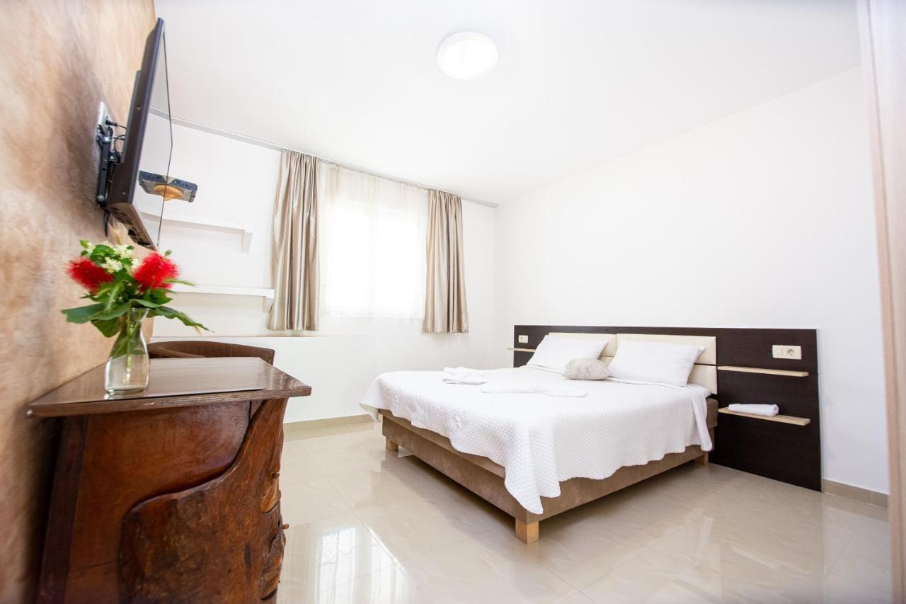 Saki Apartments Budua Esterno foto