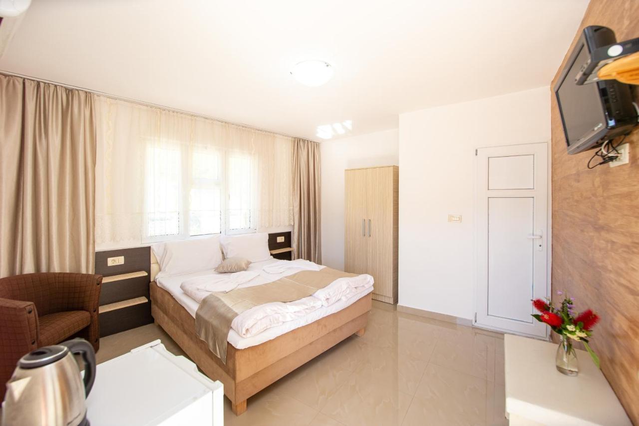 Saki Apartments Budua Esterno foto