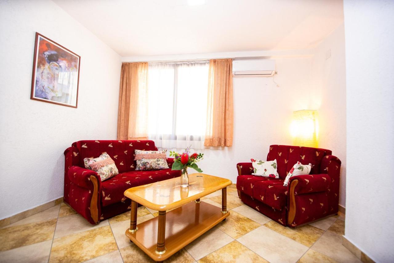 Saki Apartments Budua Esterno foto