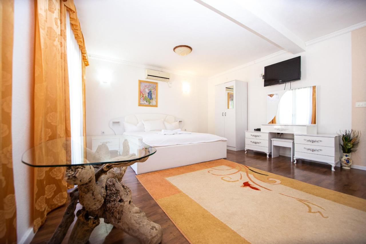 Saki Apartments Budua Esterno foto