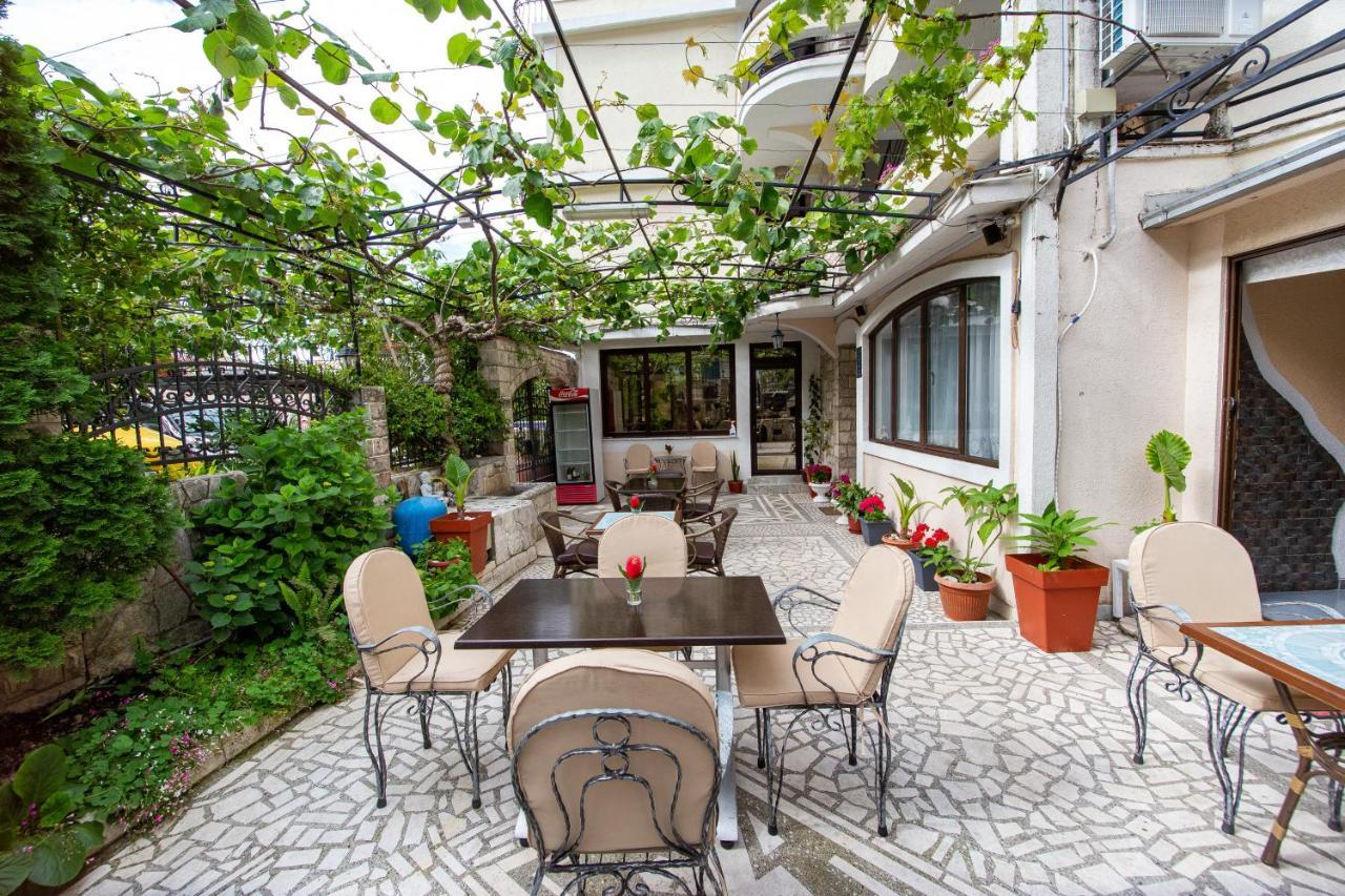 Saki Apartments Budua Esterno foto