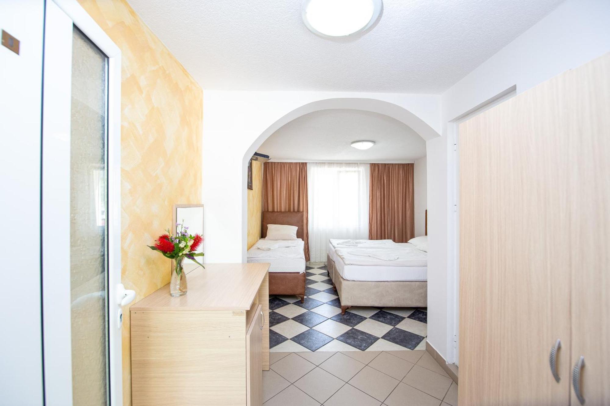 Saki Apartments Budua Esterno foto