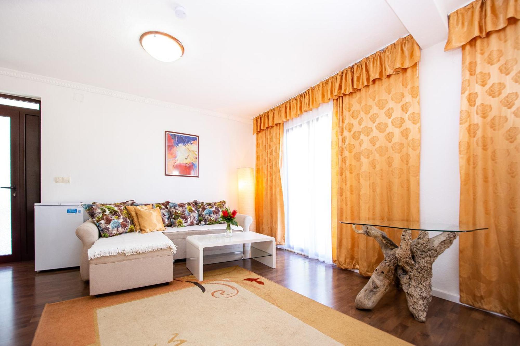 Saki Apartments Budua Esterno foto
